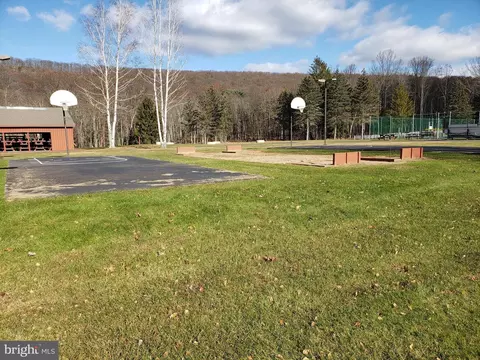 Exterior - 29 Blackhawk Blvd, Hazleton, PA 18202 photo 27 of 30
