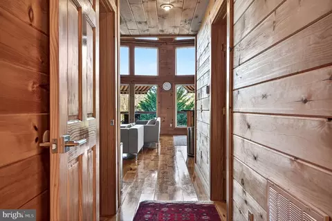 Entry Way - 29 Blackhawk Blvd, Hazleton, PA 18202 photo 3 of 10