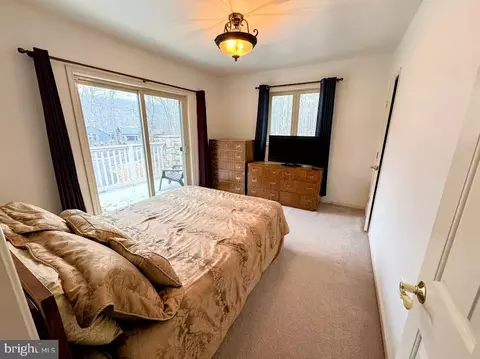 Bedroom - 55 Conyngham Dr, Hazleton, PA 18202 photo 3 of 5