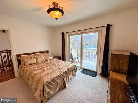Bedroom - 55 Conyngham Dr, Hazleton, PA 18202 photo 2 of 5