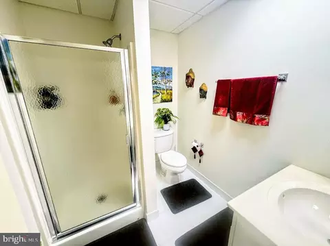 Bath - 55 Conyngham Dr, Hazleton, PA 18202 photo 6 of 7