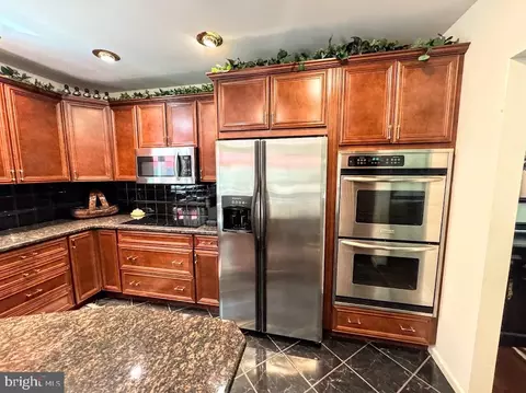 Kitchen - 55 Conyngham Dr, Hazleton, PA 18202 photo 6 of 6