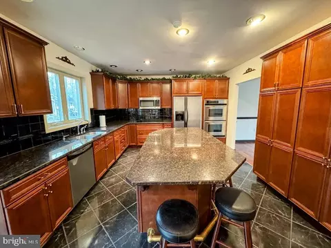 Kitchen - 55 Conyngham Dr, Hazleton, PA 18202 photo 5 of 6