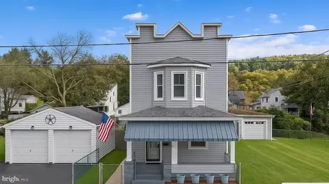 126 W High St, Coaldale, PA 18218