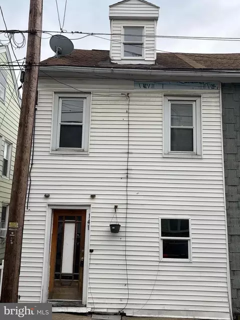 141 Carbon St, Minersville, PA 17954