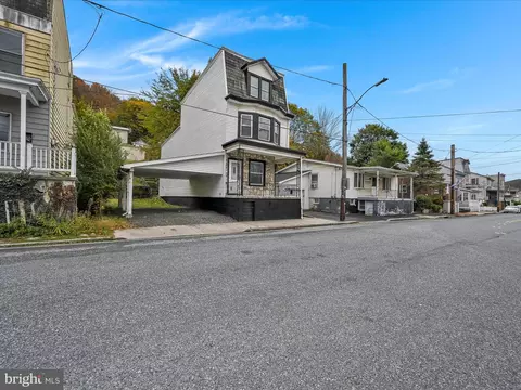344 E Bacon St, Pottsville, PA 17901