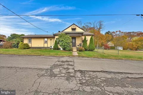 307 S Wylam St, Frackville, PA 17931