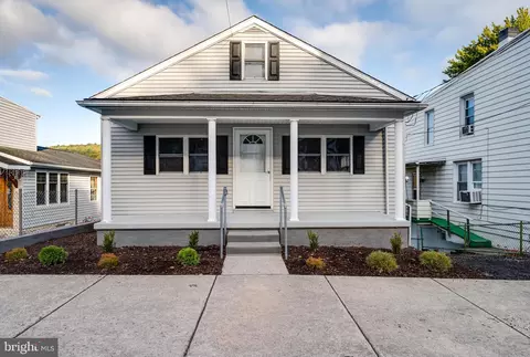 29 E Savory St, Pottsville, PA 17901