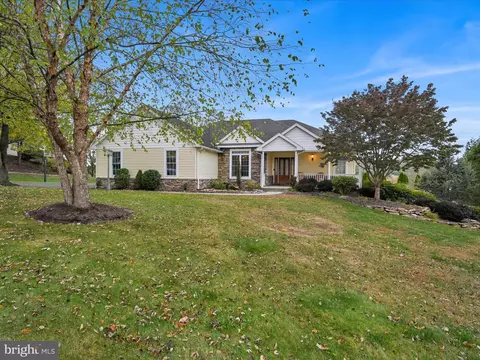 521 Lake Front Dr, Orwigsburg, PA 17961