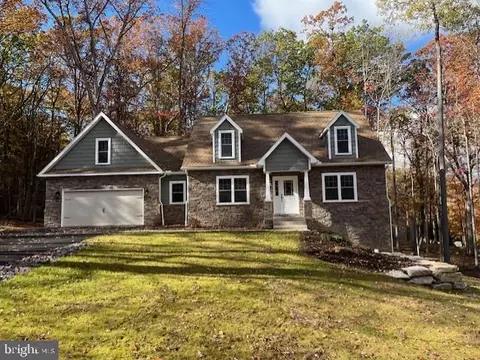 5 Tioga Dr, Hazleton, PA 18202