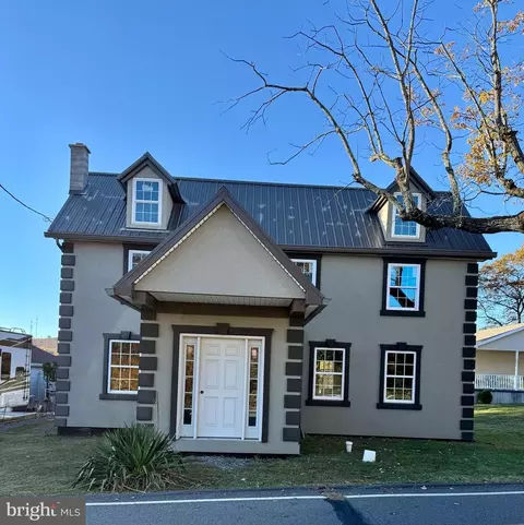 31 Upper Beechwood Ave, Pottsville, PA 17901