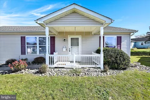 340 Tow Path Ln, Pine Grove, PA 17963