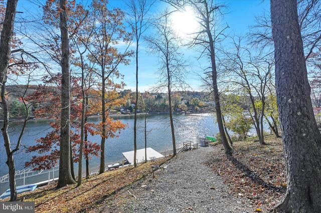 1503 Wynonah Dr, Auburn, PA 17922 - Movoto