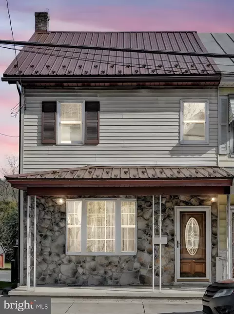 283 S Tulpehocken St, Pine Grove, PA 17963