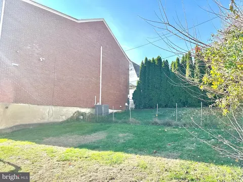 225 Cherry St, Saint Clair, PA 17970 photo 38