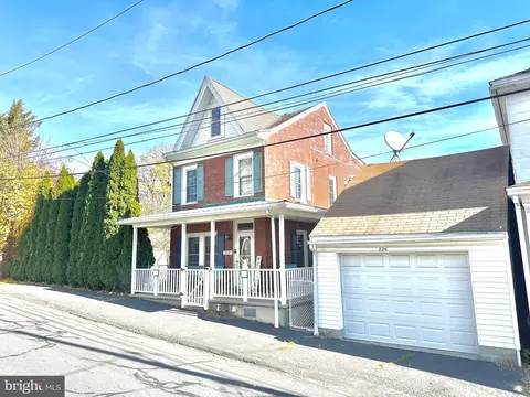 225 Cherry St, Saint Clair, PA 17970 photo 5
