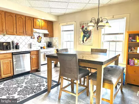 225 Cherry St, Saint Clair, PA 17970 photo 9
