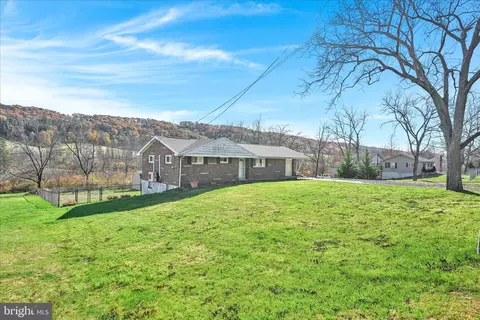 1940 Long Run Rd, Schuylkill Haven, PA 17972