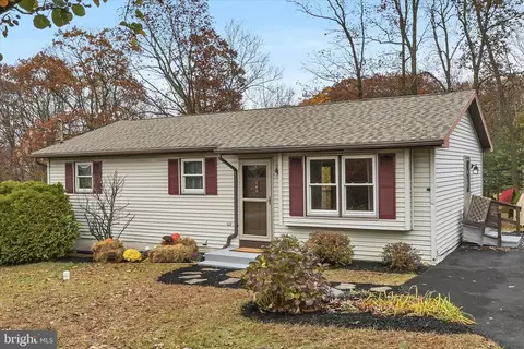140 141 Navajo Dr, Auburn, PA 17922