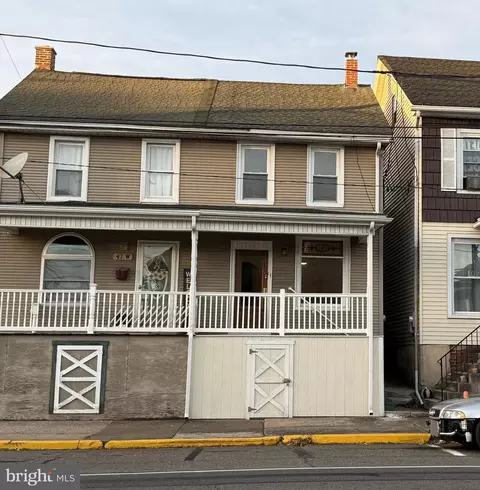 45 W Grand Ave, Tower City, PA 17980