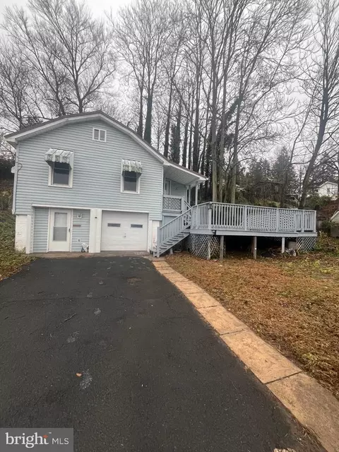 26012 S Tulpehocken St S, Pine Grove, PA 17963
