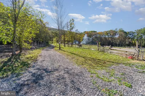 132 Turnpike Rd, Ashland, PA 17921