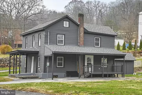 1021 Schuylkill St, Port Clinton, PA 19549