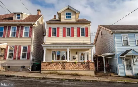 131 S Wayne St, Orwigsburg, PA 17961