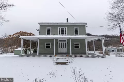 2406 Railroad St, Mahanoy Plane, PA 17949