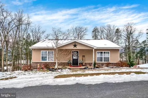 11 Hill Side Dr, Pine Grove, PA 17963