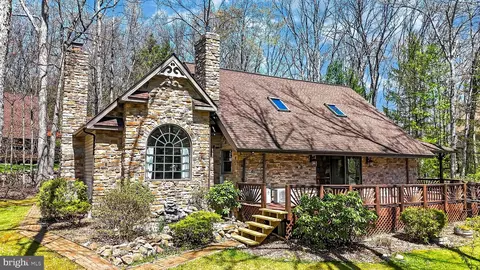 29 Great Oaks Dr, Nesquehoning, PA 18240