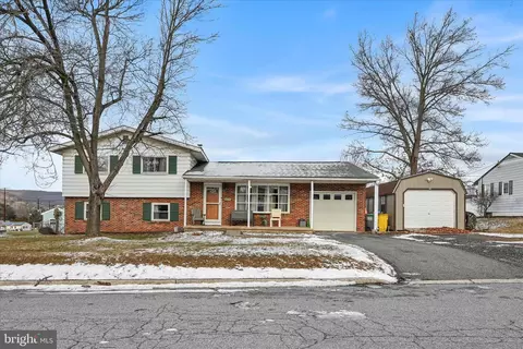 609 Hillcroft Ave, Schuylkill Haven, PA 17972