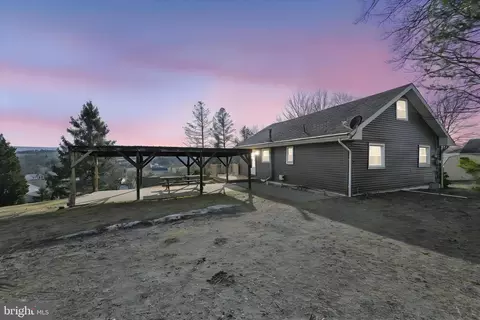 1881 Running Deer Dr, Auburn, PA 17922