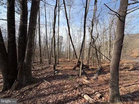 650 Aspen Dr, Zion Grove, PA 17985