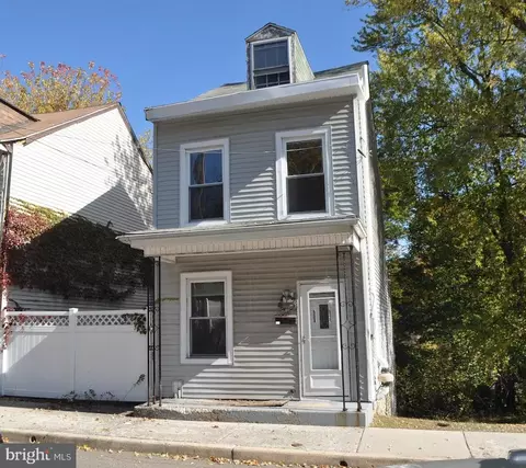 646 N 2nd St, Pottsville, PA 17901