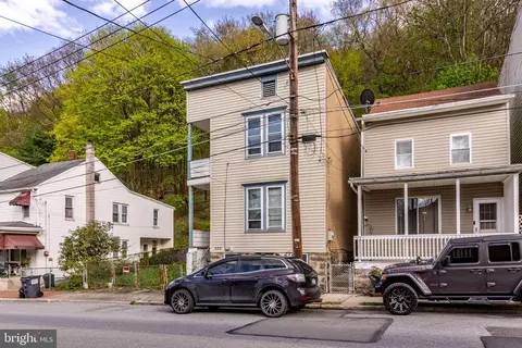 620 W Bacon St, Pottsville, PA 17901