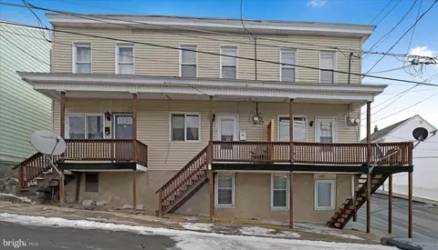 237 S 241 S Chestnut St, Shenandoah, PA 17976