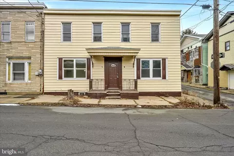 17 E Cherry St, Shenandoah, PA 17976