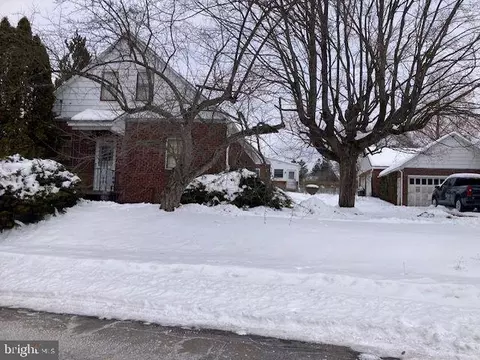502 S Shenandoah Rd, Ringtown, PA 17967