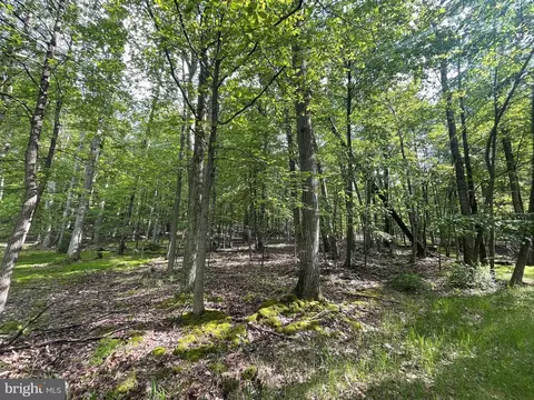 374 Davos Cir, Zion Grove, PA 17985
