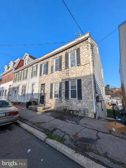 1614 W Market St, Pottsville, PA 17901