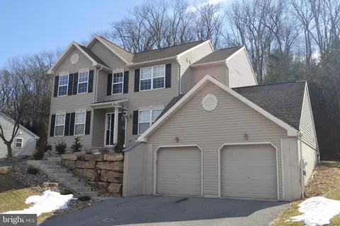 107 Chestnut Ridge Dr, Orwigsburg, PA 17961