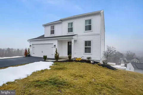 3 Hillside Vista Dr, Pine Grove, PA 17963