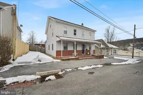 29 S 3rd St, Cressona, PA 17929