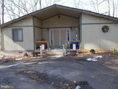 6 Cheyenne Dr, Hazleton, PA 18202