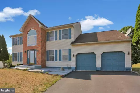 87 Oak Ledge Ave, Schuylkill Haven, PA 17972