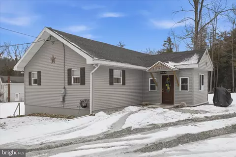 37 Goose Pond Rd, New Ringgold, PA 17960