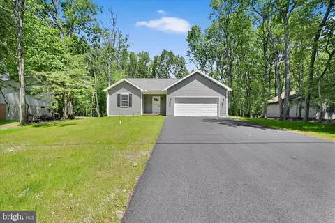 1799 Crazy Horse Dr, Auburn, PA 17922