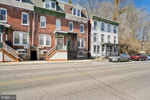 621 N Centre St, Pottsville, PA 17901