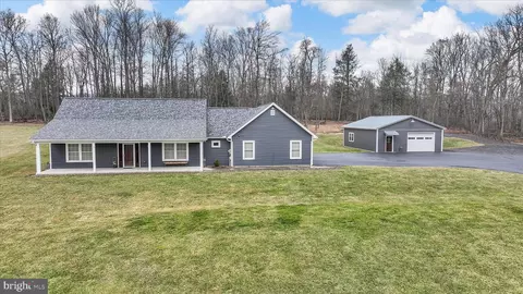 643 Deturksville Rd, Pine Grove, PA 17963